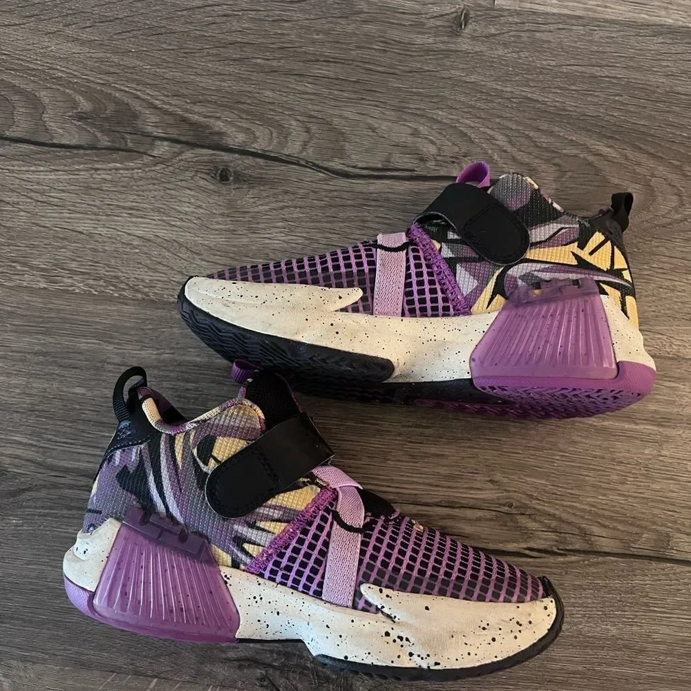Nike LeBron Witness 7 'Lakers' Kids size 13 C